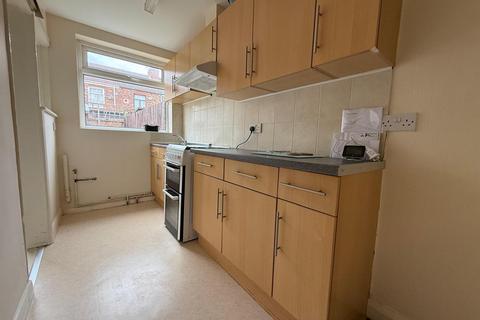 2 bedroom end of terrace house to rent, Hereford Street, Hull