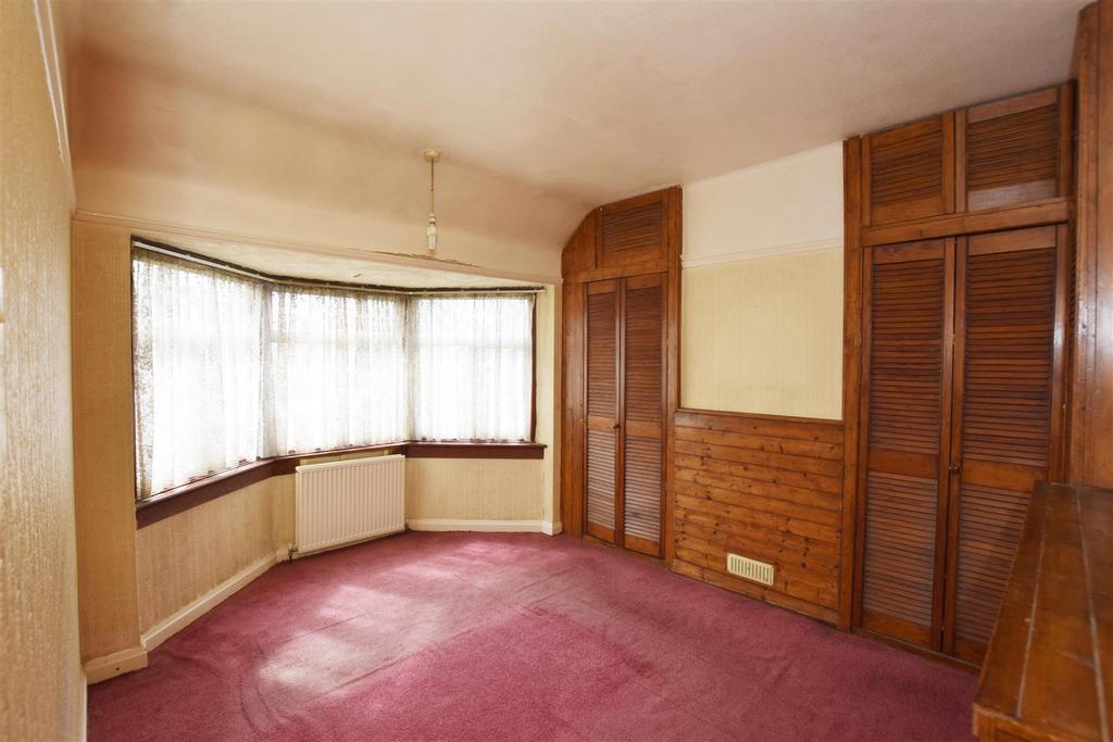 Bedroom 1.jpg