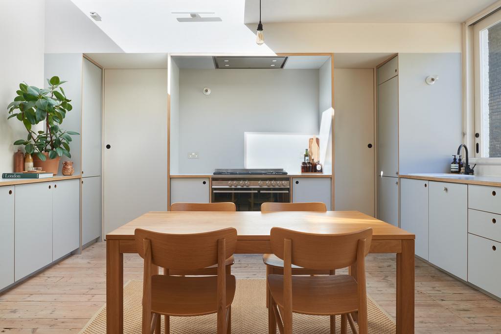 276160 - inigo 21 wisteria 06 04 25 10132 doors...