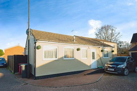 2 bedroom detached bungalow for sale, Goldsworthy Way, Slough SL1