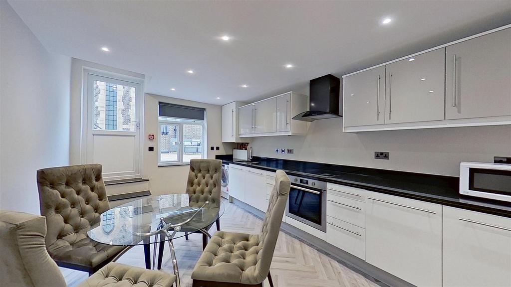 Abbeville-Road-Clapham-SW4-04152025 165016.jpg