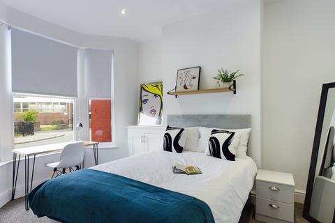 9 bedroom house to rent, Burleigh Street, Manchester M15