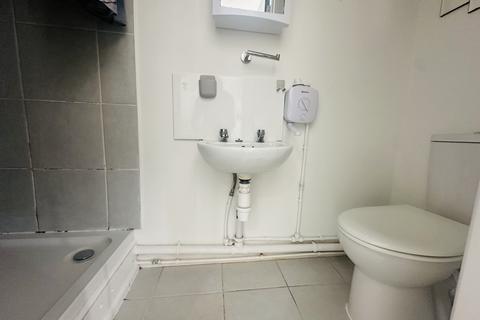 1 bedroom flat to rent, Bridge Street, Newport,