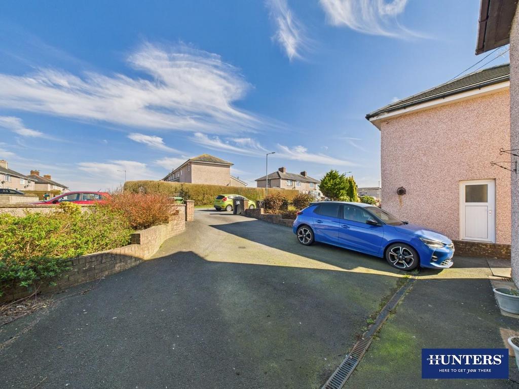 Front Garden/Driveway