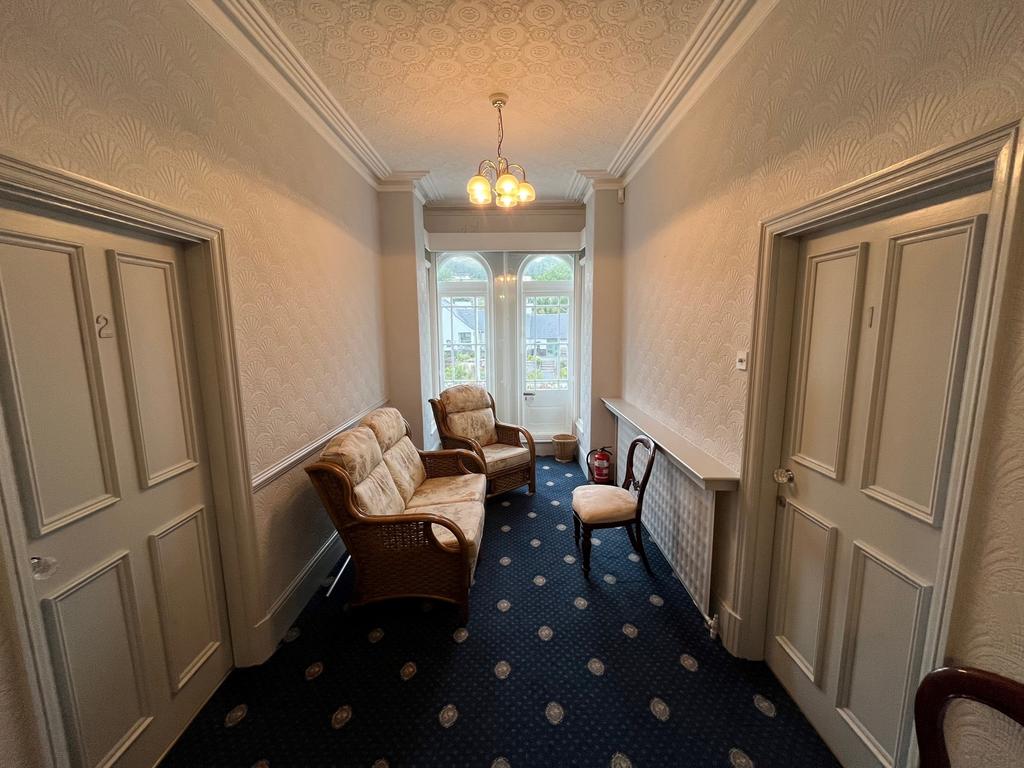 Exceptional full length Galleried Landing
