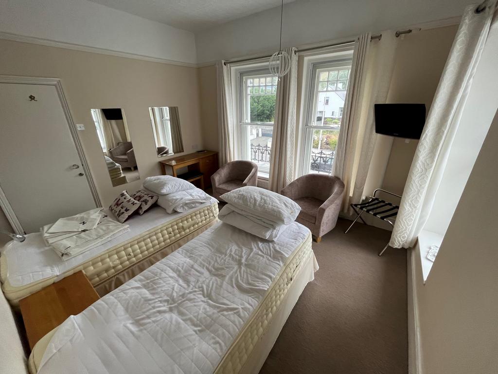 Front Double Bedroom 1