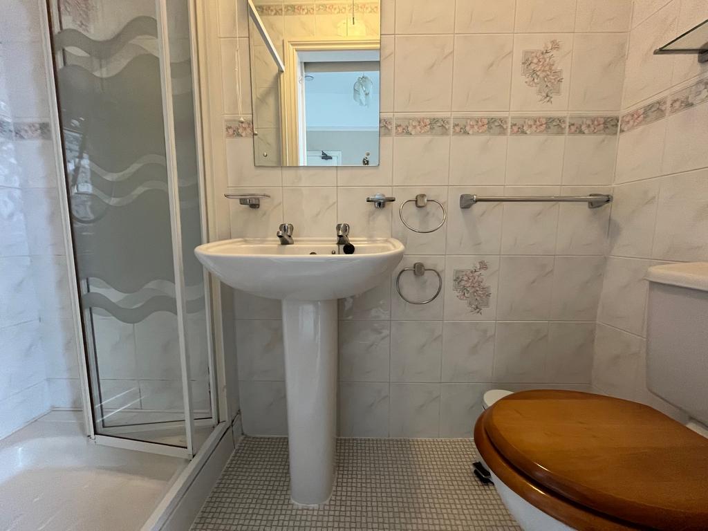 En Suite Shower Room 3