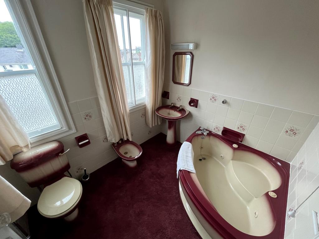 Main Bathroom
