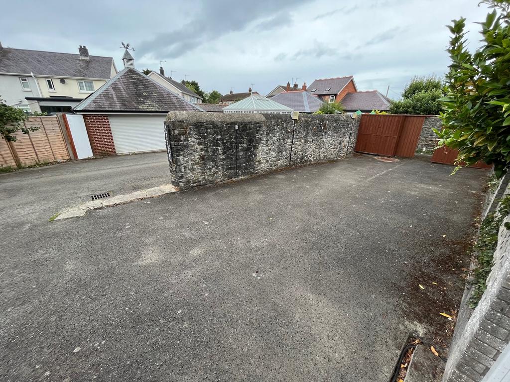 Double Garage