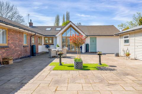 Foxes Hollow Forest Drive, Kirby Muxloe, Leicester, LE9 2EA