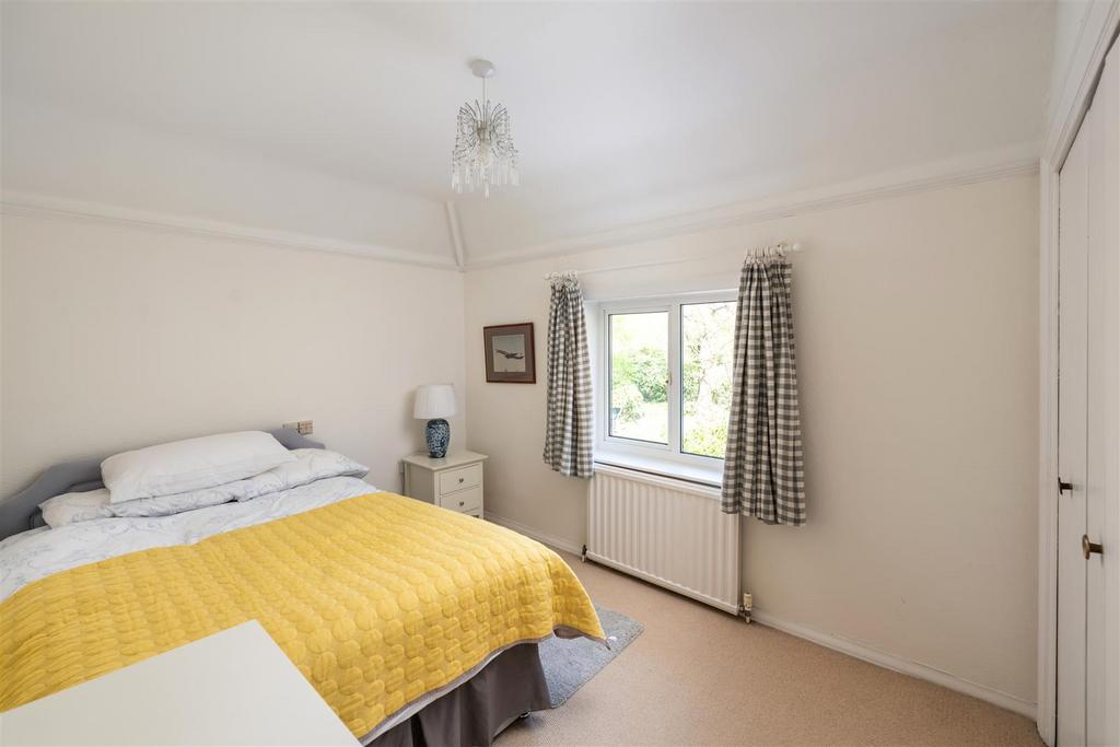 15 Silverlea Gardens internals5.jpg