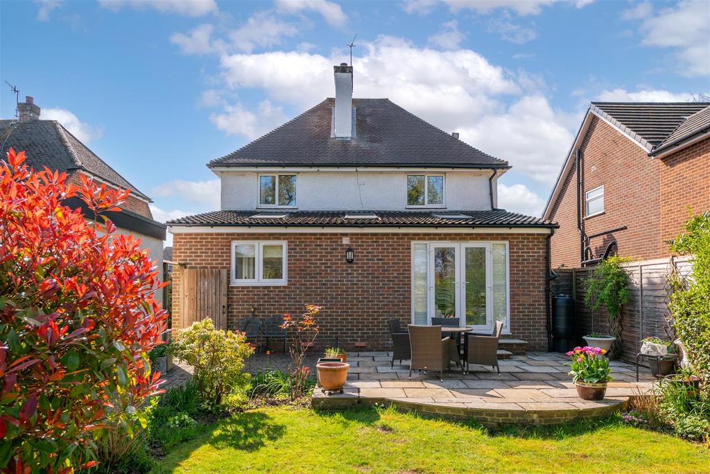 15 Silverlea Gardens externals-14.jpg