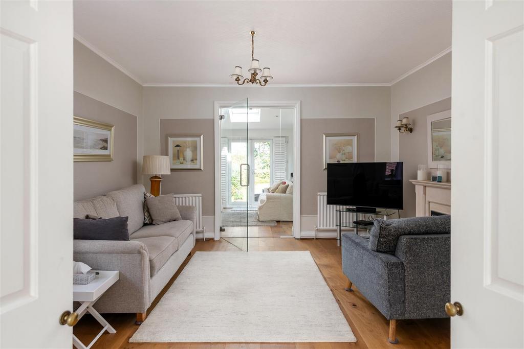 15 Silverlea Gardens internals16.jpg