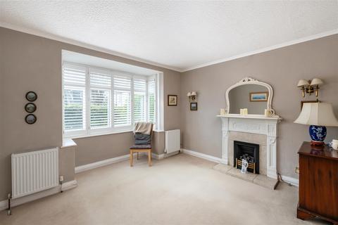 undefined, Silverlea Gardens, Horley