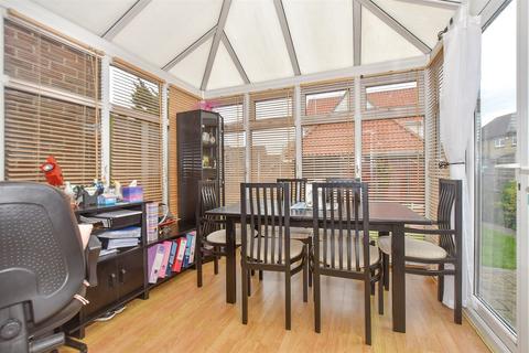 2 bedroom link detached house for sale, Boyd Court, Wickford SS12