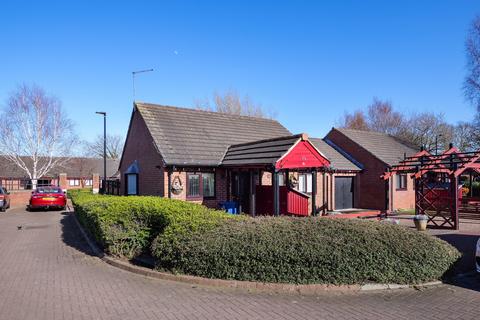 2 bedroom semi-detached bungalow for sale, Maplewood, Newcastle upon Tyne NE6