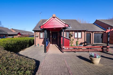 2 bedroom semi-detached bungalow for sale, Maplewood, Newcastle upon Tyne NE6