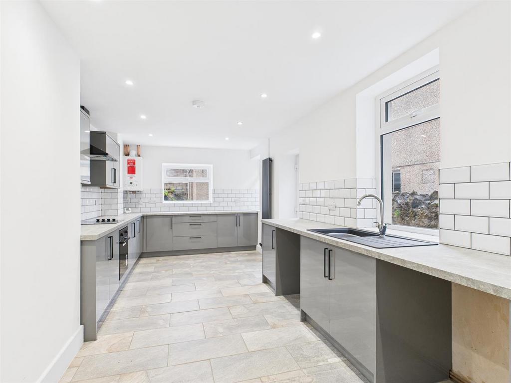 CAM02295 G0-PR0192-STILL004.jpg