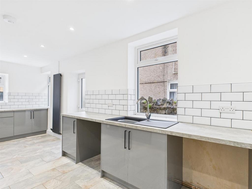 CAM02295 G0-PR0192-STILL007.jpg