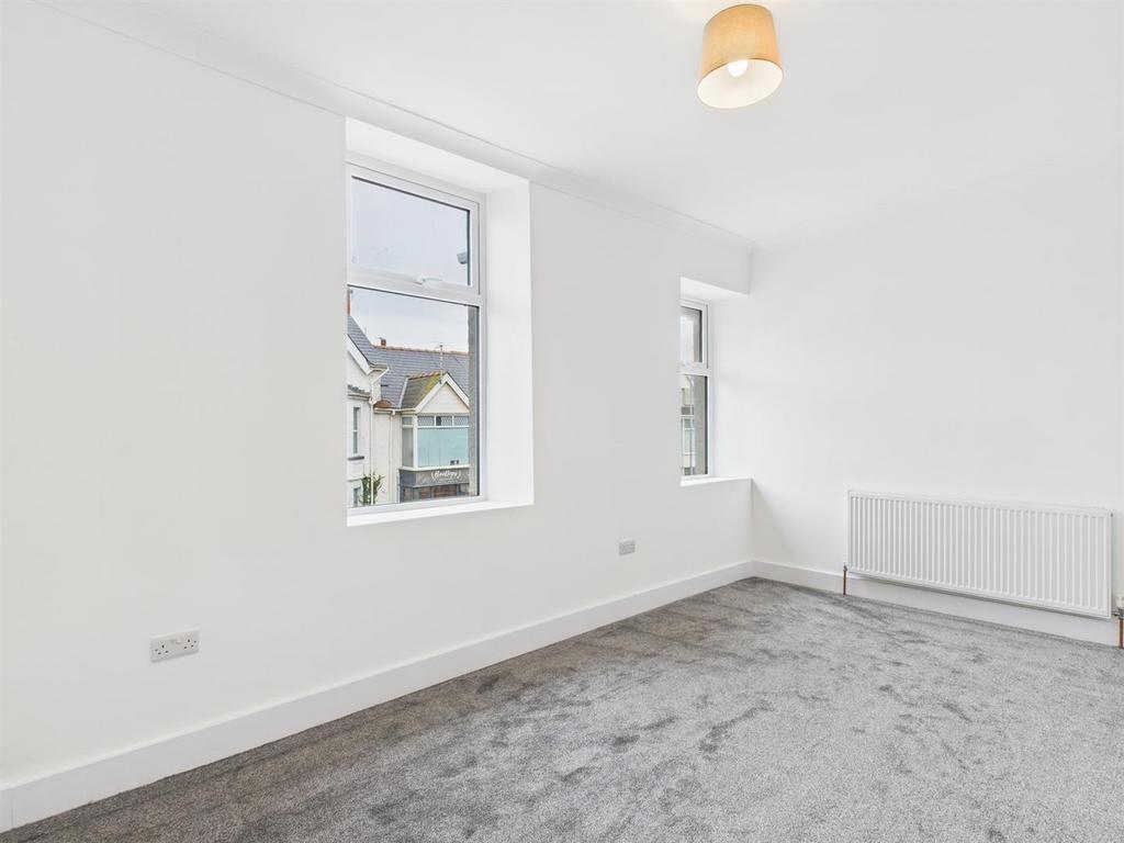 CAM02295 G0-PR0192-STILL009.jpg