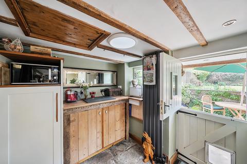 Well Cottage Dropping Lane, Bruton, BA10 0NG