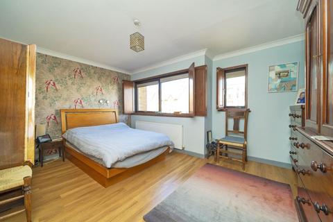 10 Cranbrook Road, London, SW19 4HD