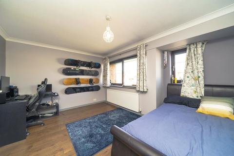 10 Cranbrook Road, London, SW19 4HD