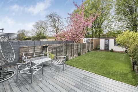 29 Manor Way, Banstead, SM7 3PN