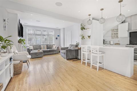 29 Manor Way, Banstead, SM7 3PN