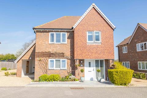 3 bedroom detached house for sale, Kings Close, Shadoxhurst, TN26