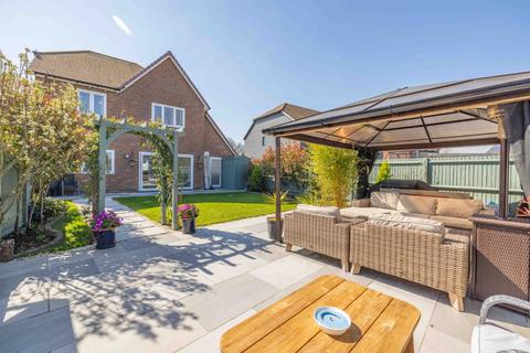 3 bedroom detached house for sale, Kings Close, Shadoxhurst, TN26