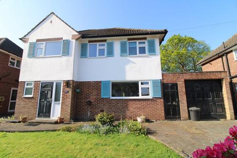18 Barnet Drive, Bromley, BR2 8PQ