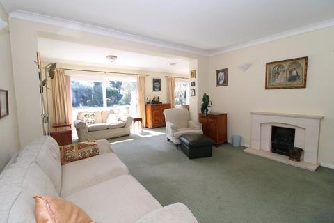 18 Barnet Drive, Bromley, BR2 8PQ