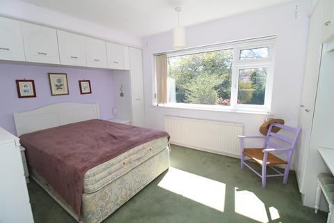 18 Barnet Drive, Bromley, BR2 8PQ