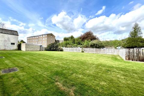 5, Bray Court North Parade, Chessington, KT9 1QN