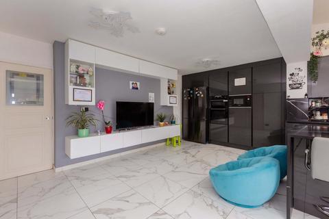 441 Trelawney Avenue, Langley, Slough, SL3 7TT