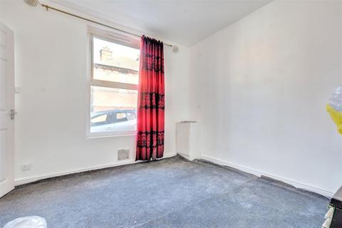 2 bedroom end of terrace house for sale, Egypt Road, Nottingham