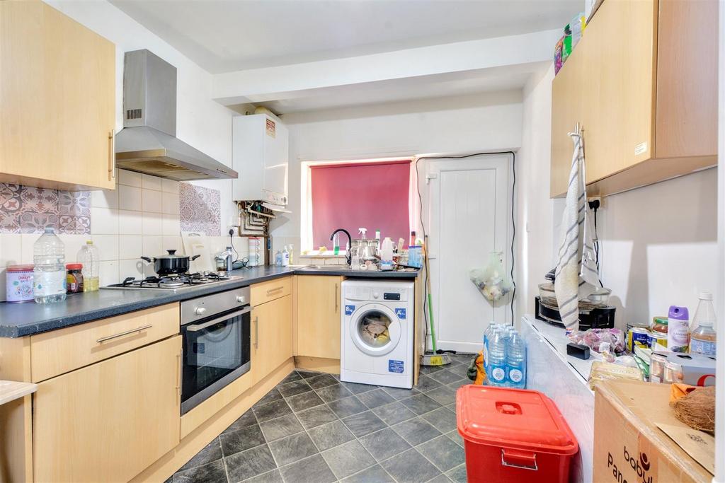 Kitchen 2.jpeg