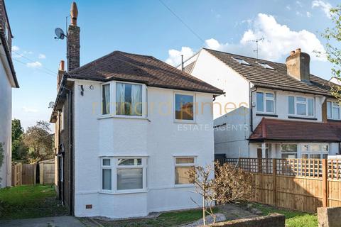 Milton Road, Mill Hill, NW7