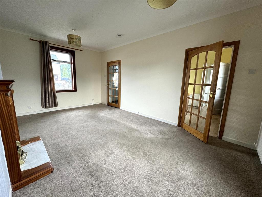 Lounge 1.jpg