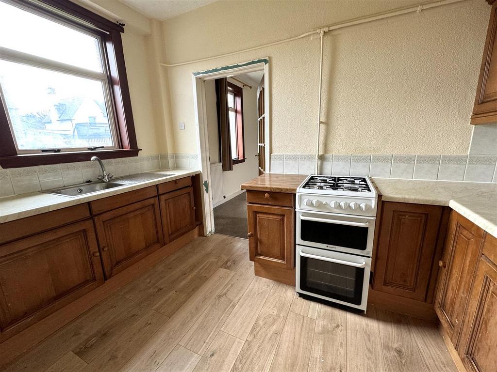 Kitchen 1.jpg