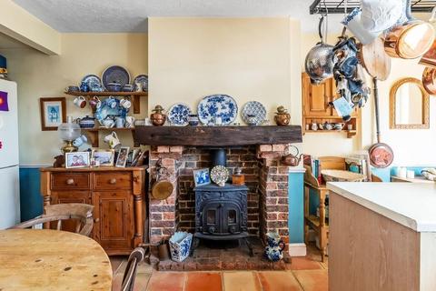 3, Bagley Cottages Ironsbottom, Sidlow, Reigate, RH2 8PT