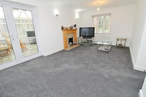 4 bedroom detached house for sale, Lime Vale Way, Bradford BD6