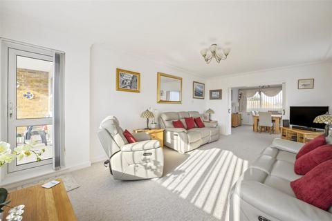 3 bedroom apartment for sale, Grand Avenue, Worthing