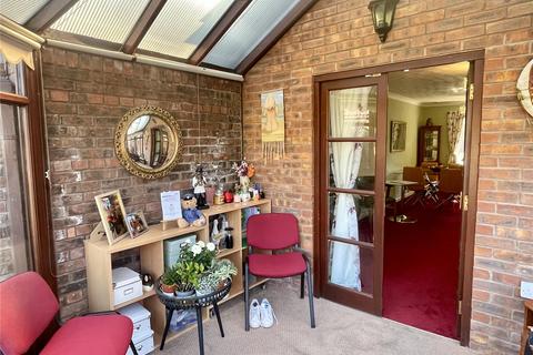 2 bedroom bungalow for sale, Meadowbrook Court, Twmpath Lane, Gobowen, Oswestry, SY10