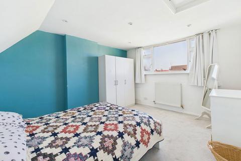 32 Ashwood Close, Worthing, BN11 2AF