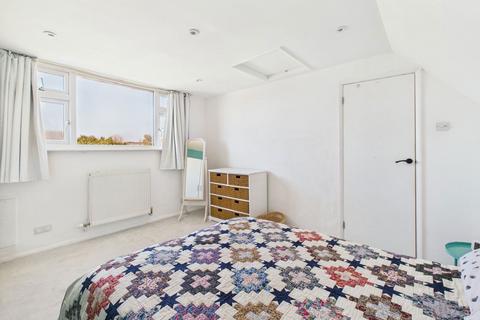 32 Ashwood Close, Worthing, BN11 2AF