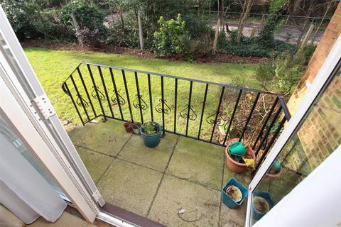 1 bedroom apartment for sale, Hertswood Court, Barnet EN5