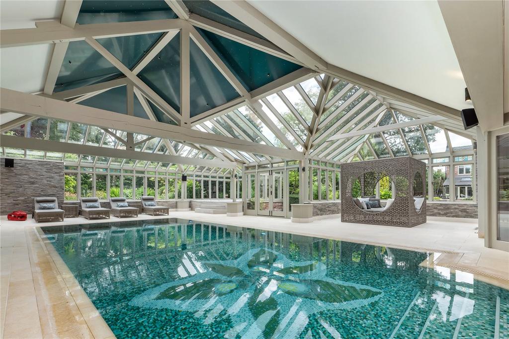 Leisure Suite