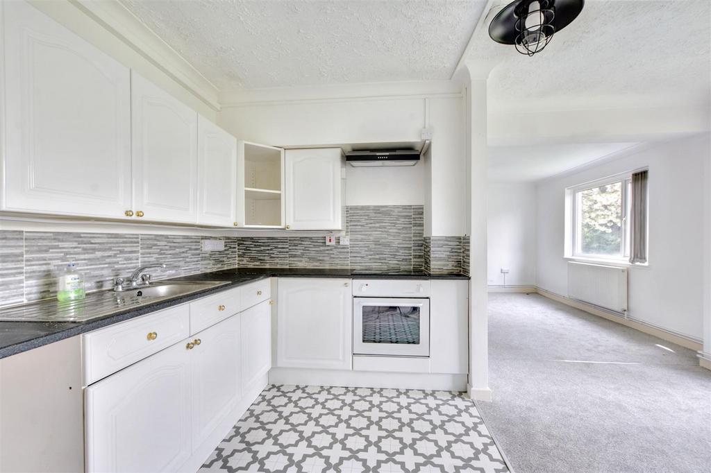 Kitchen 2.jpeg